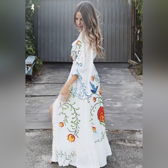 Bohemian White Maxi Dress with Floral Embroidery - Picture 6 of 12